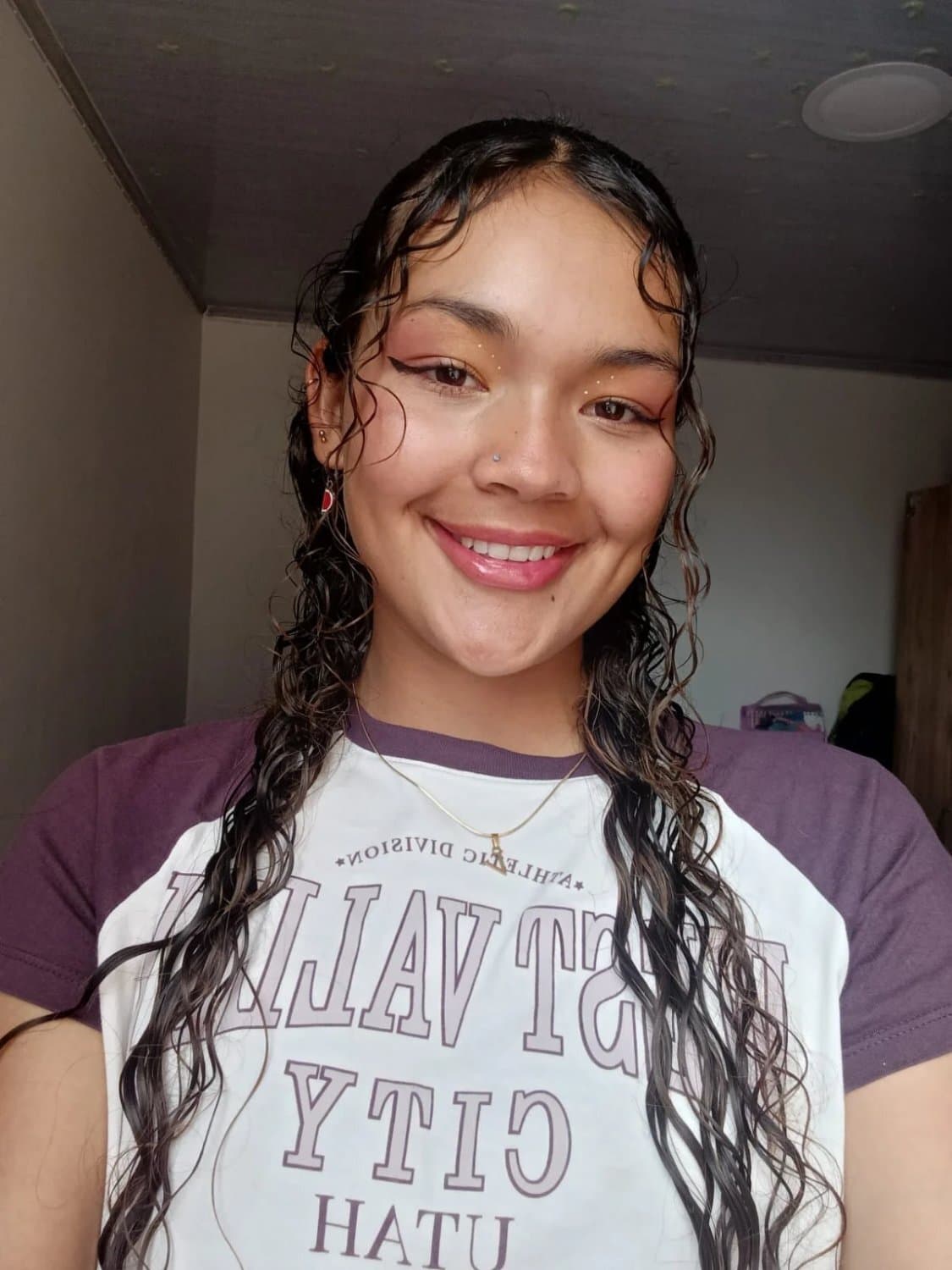 Imagen de galería para Flaquita Inquieta y dispuesta a todo